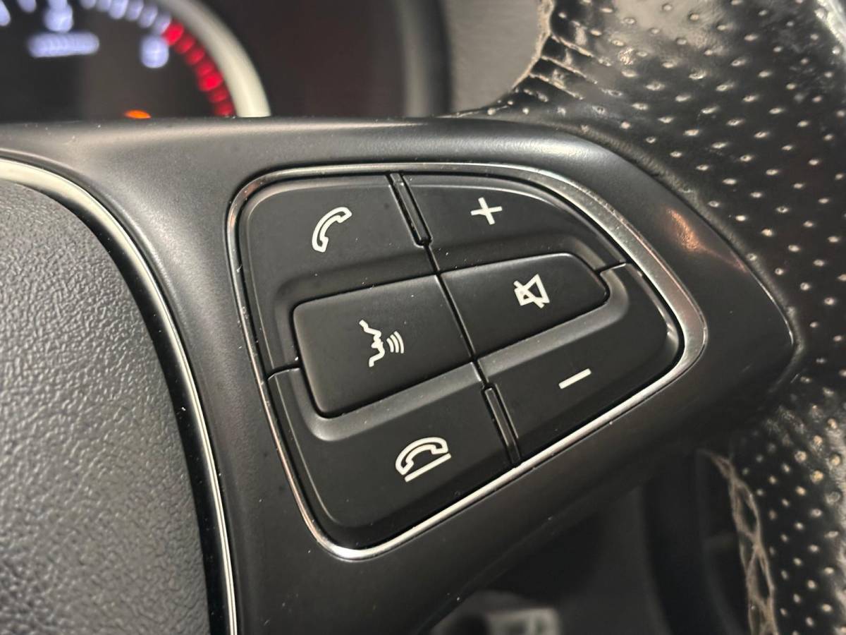 Mercedes-Benz Vito Mercedes-Benz Vito 114 CDI Extra Lang Automaat Airco ACC Camera Navigatie Apple Carplay/Android Auto Trekhaak Parkeersensoren