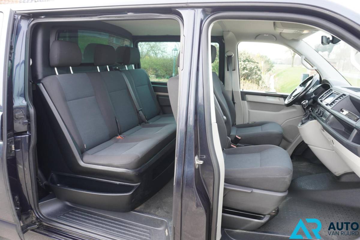 Volkswagen Transporter Volkswagen Transporter 2.0 TDI L2H1 DC * Dubbele cabine *