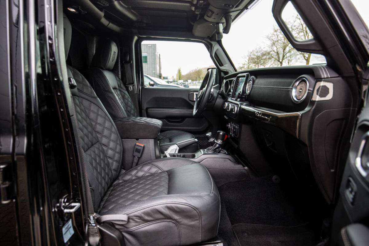 Jeep Wrangler Jeep Wrangler 2.0T Sahara BRUTE
