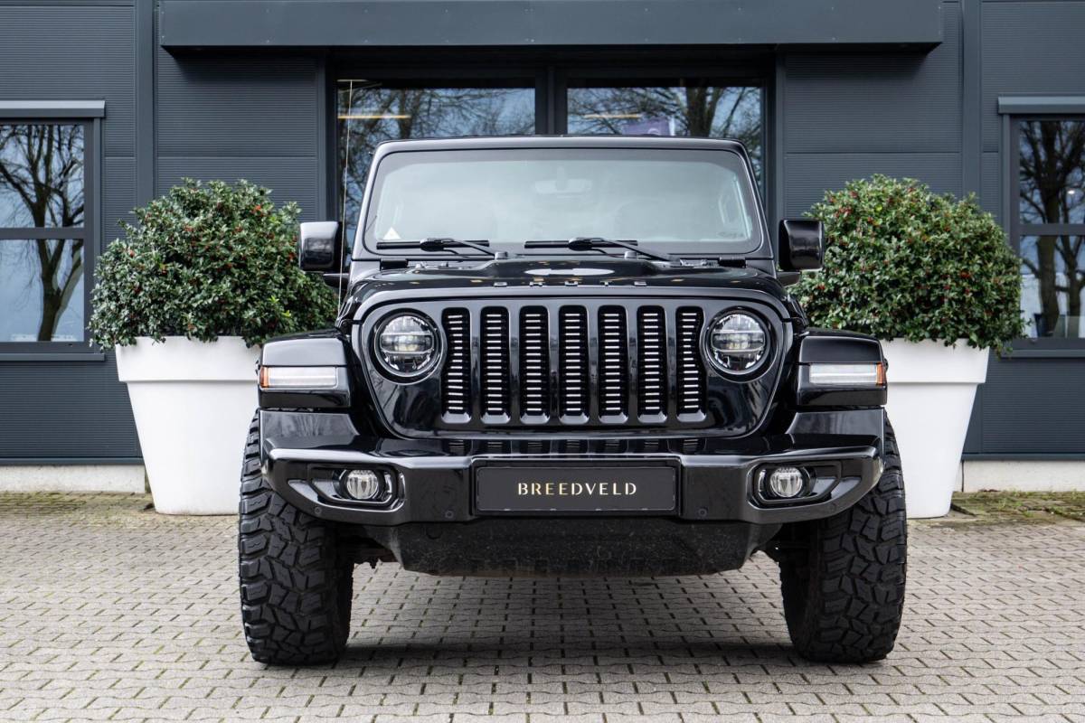 Jeep Wrangler Jeep Wrangler 2.0T Sahara BRUTE