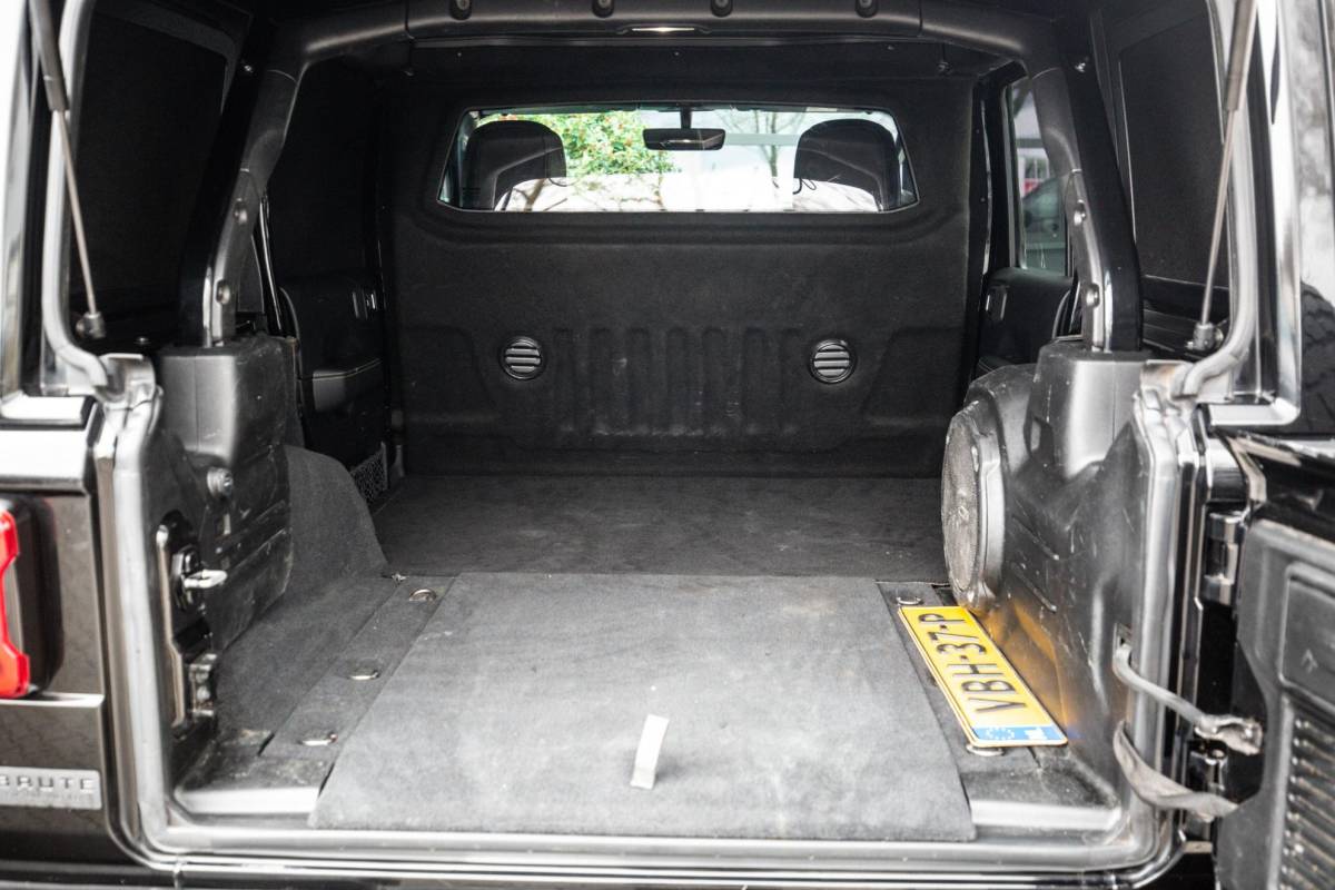 Jeep Wrangler Jeep Wrangler 2.0T Sahara BRUTE