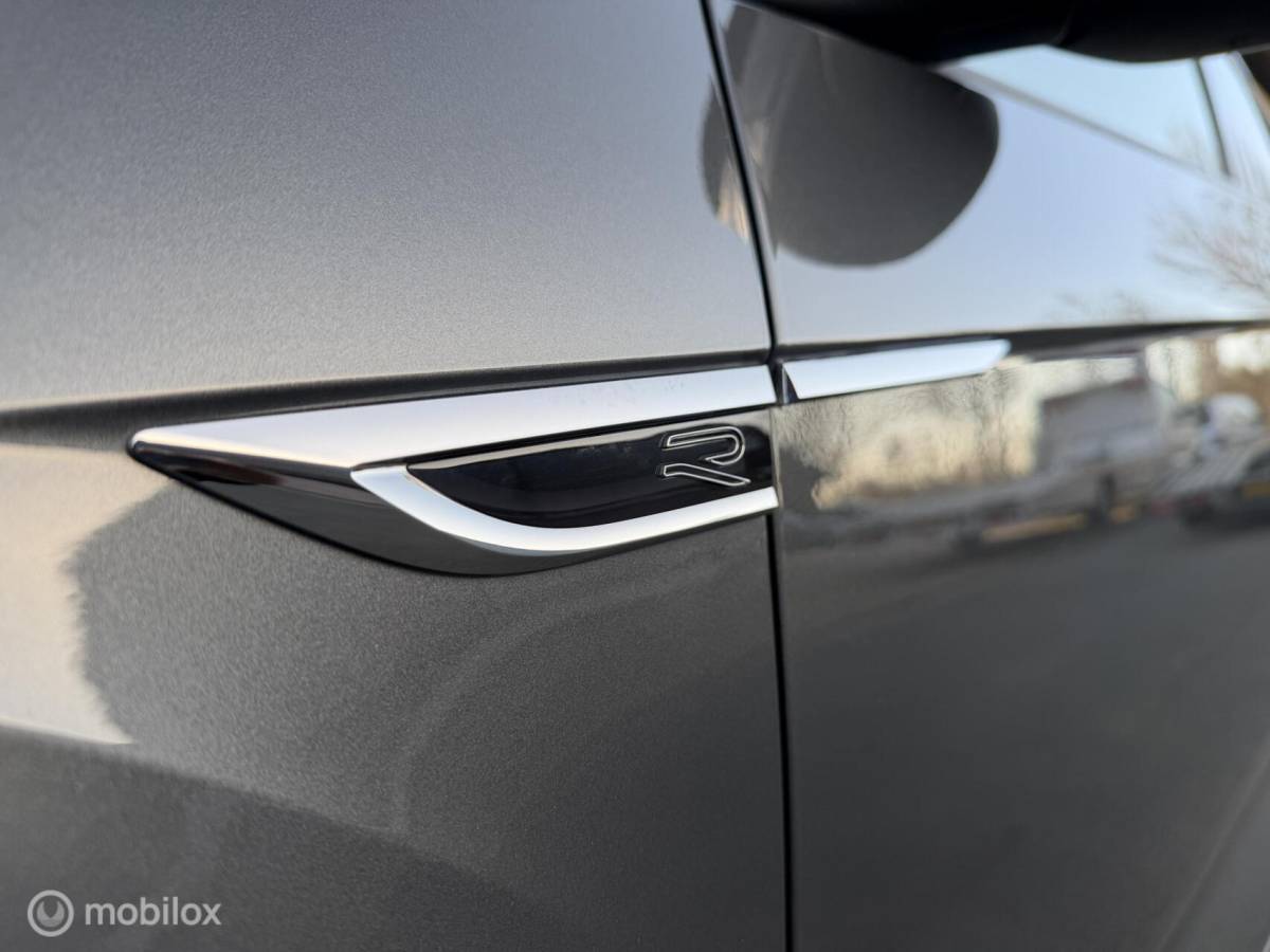 Volkswagen T-Roc Volkswagen T-Roc 1.5 TSI DSG R-Line ADABCR*HAAK*CAMERA*CARPLAY