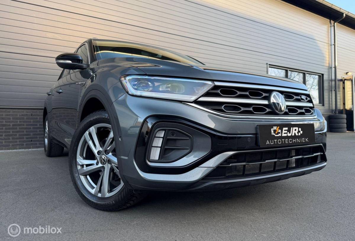Volkswagen T-Roc Volkswagen T-Roc 1.5 TSI DSG R-Line ADABCR*HAAK*CAMERA*CARPLAY