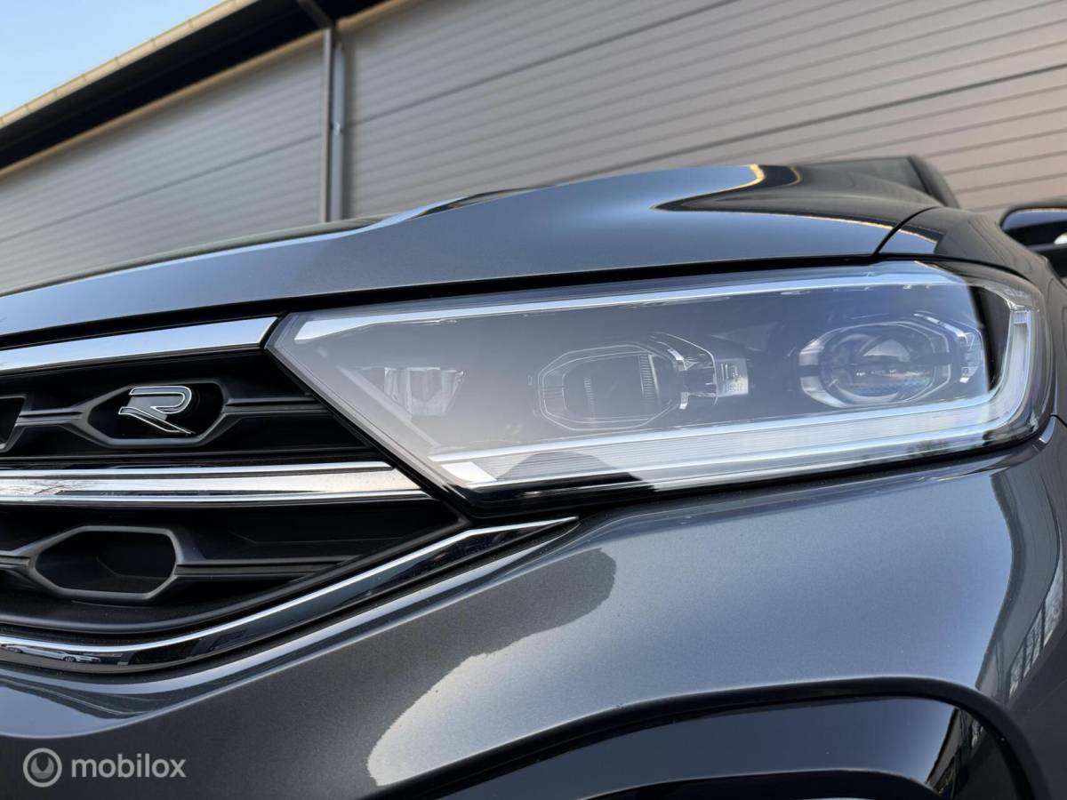 Volkswagen T-Roc Volkswagen T-Roc 1.5 TSI DSG R-Line ADABCR*HAAK*CAMERA*CARPLAY