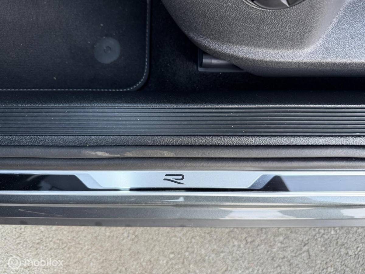 Volkswagen T-Roc Volkswagen T-Roc 1.5 TSI DSG R-Line ADABCR*HAAK*CAMERA*CARPLAY