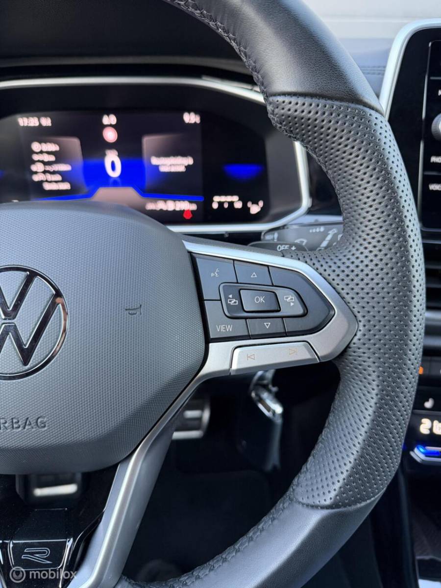 Volkswagen T-Roc Volkswagen T-Roc 1.5 TSI DSG R-Line ADABCR*HAAK*CAMERA*CARPLAY
