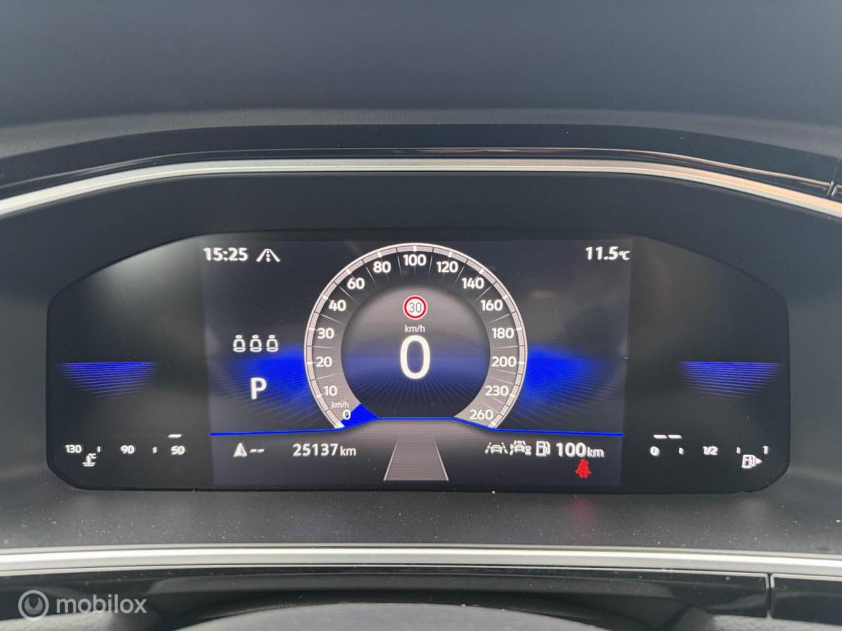 Volkswagen T-Roc Volkswagen T-Roc 1.5 TSI DSG R-Line ADABCR*HAAK*CAMERA*CARPLAY