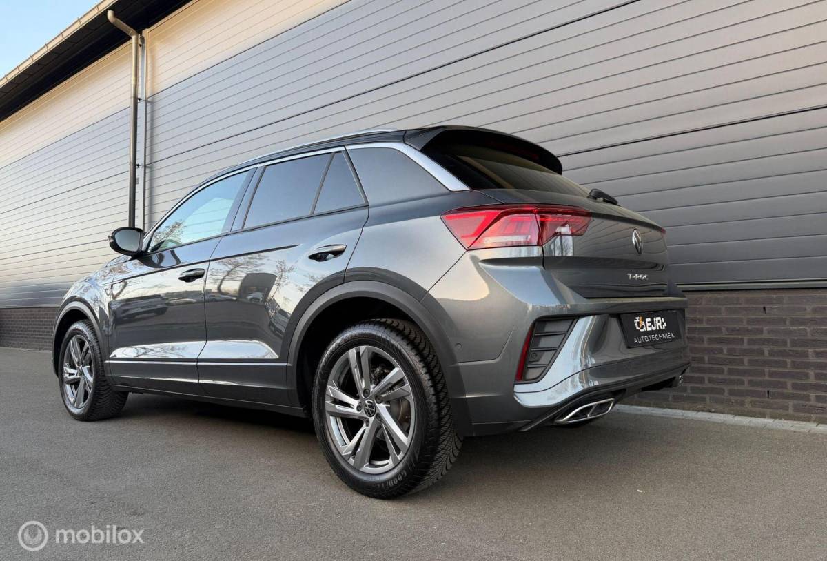Volkswagen T-Roc Volkswagen T-Roc 1.5 TSI DSG R-Line ADABCR*HAAK*CAMERA*CARPLAY