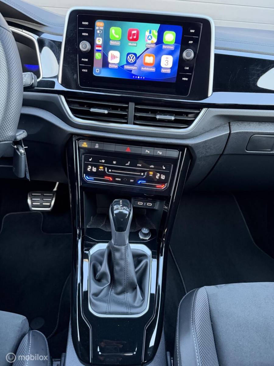 Volkswagen T-Roc Volkswagen T-Roc 1.5 TSI DSG R-Line ADABCR*HAAK*CAMERA*CARPLAY