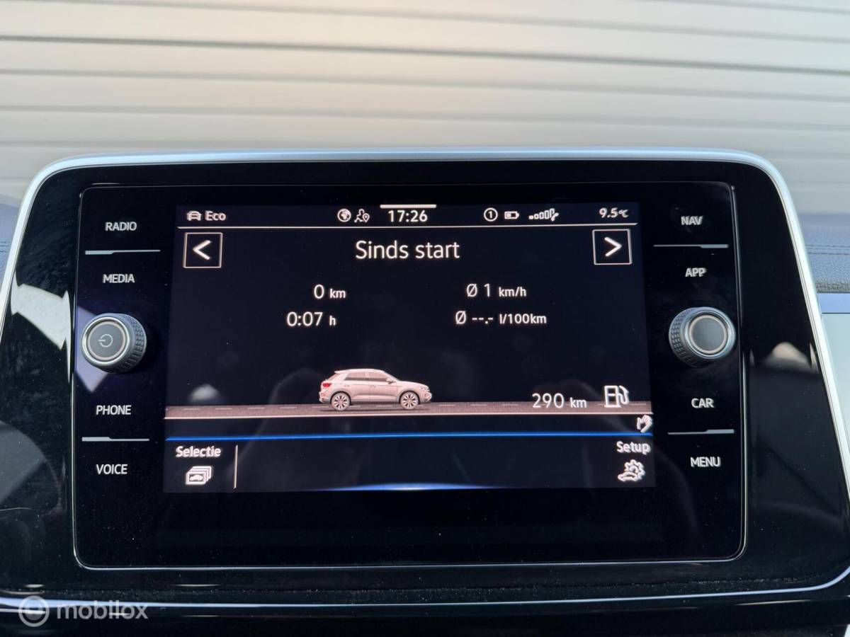 Volkswagen T-Roc Volkswagen T-Roc 1.5 TSI DSG R-Line ADABCR*HAAK*CAMERA*CARPLAY