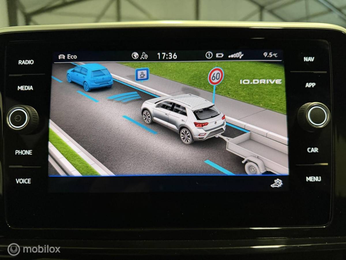 Volkswagen T-Roc Volkswagen T-Roc 1.5 TSI DSG R-Line ADABCR*HAAK*CAMERA*CARPLAY