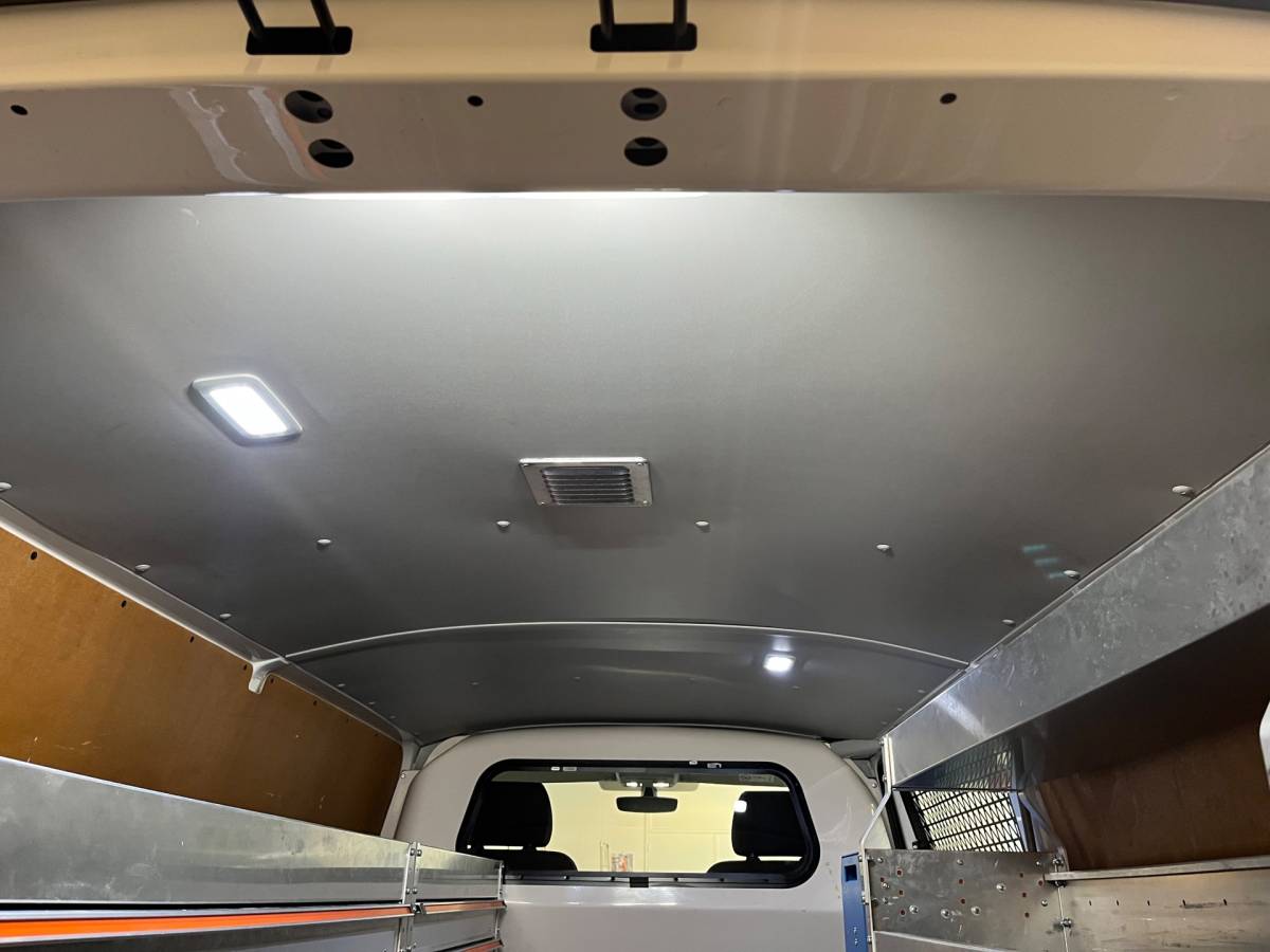 Volkswagen Transporter Volkswagen Transporter L2H1 DSG Automaat Servicewagen 2.0 TDI 150PK 4 Motion 4×4 euro6, Inrichting, V230, Trekhaak, RIJKLAARPRIJS!