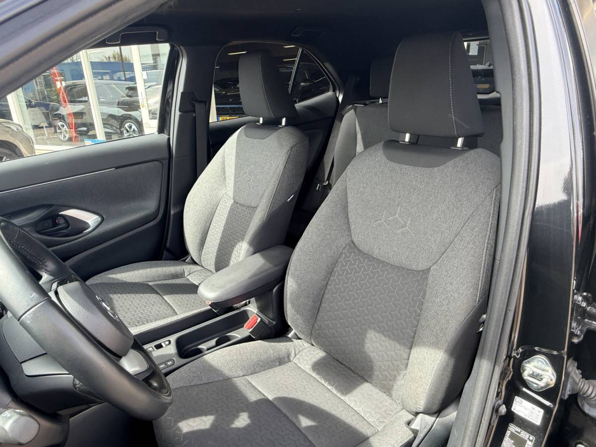 Toyota Yaris Cross Toyota Yaris Cross 1.5 Hybrid Team D | LED | Navi | Keyless | Winterpakket | Adapt. Cruise | Apple/Android | Elektr. Klep
