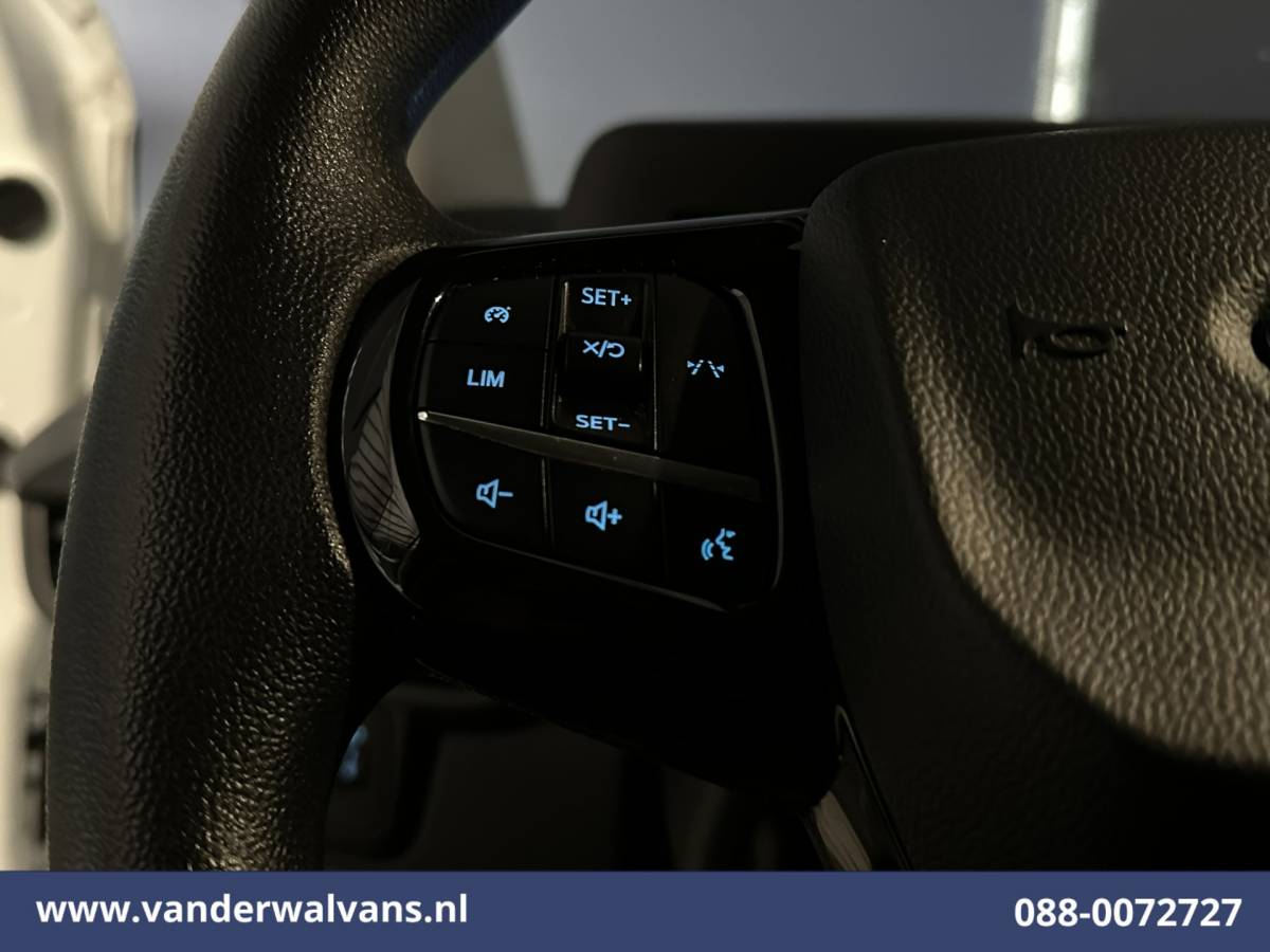 Ford Transit Custom Ford Transit Custom 2.0 TDCI L1H1  Euro6 Airco | Camera | LED | Apple Carplay | Cruisecontrol Android Auto, Verwarmde voorruit, Parkeersensoren, Bijrijdersbank