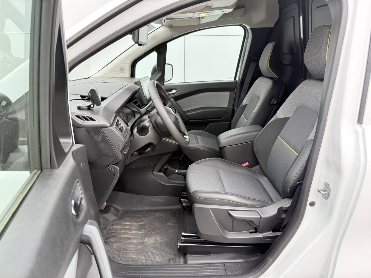 Renault Kangoo Renault Kangoo Grand Comfort TCe 130PK **Benzine** Automaat L1 LED Inbouw Airco Cruise Control Camera Parkeersensoren