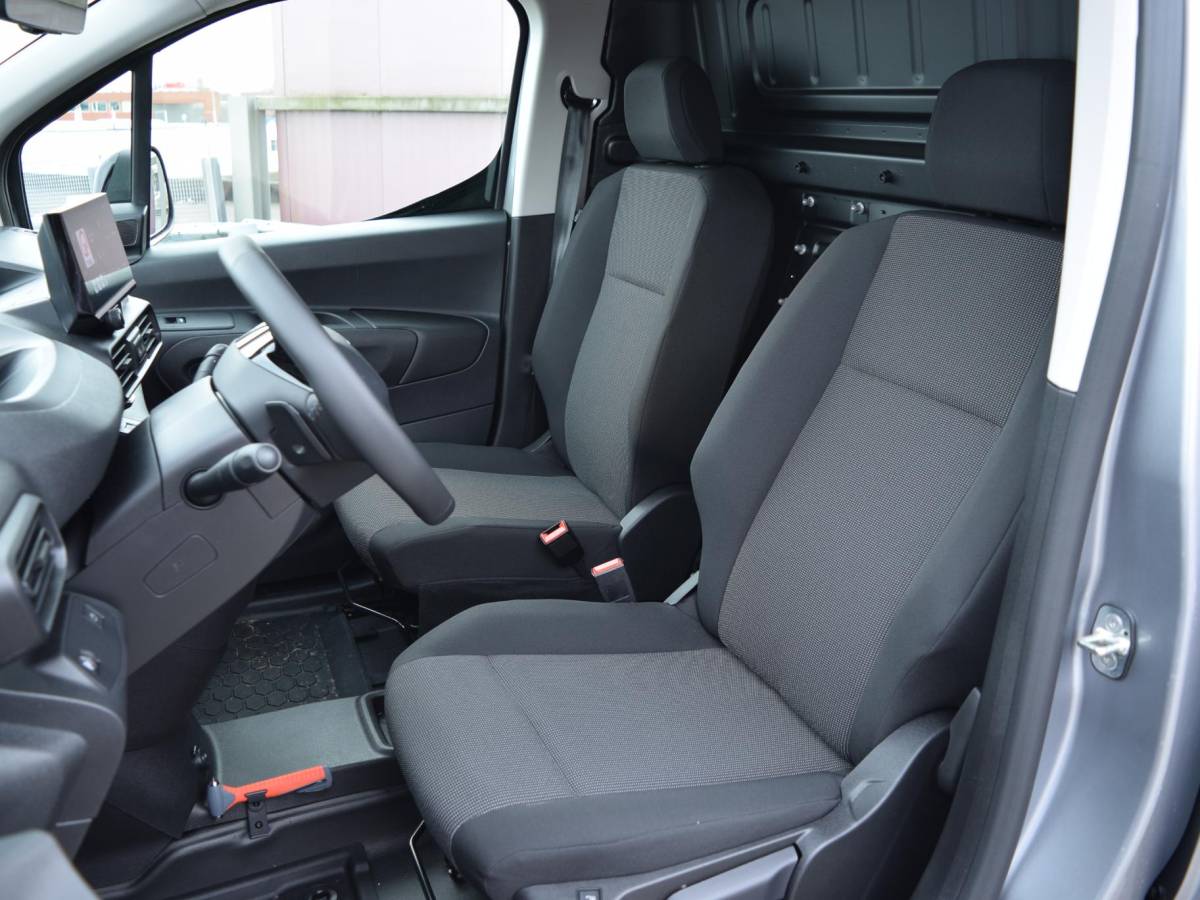 Peugeot e-Partner Peugeot e-Partner 136 L2 50 kWh | HOUTEN BETIMMERING |  2X SCHUIFDEUR | 16″ LMV | PACK WINTER | NAVI | CAMERA | CRUISE CONTROL