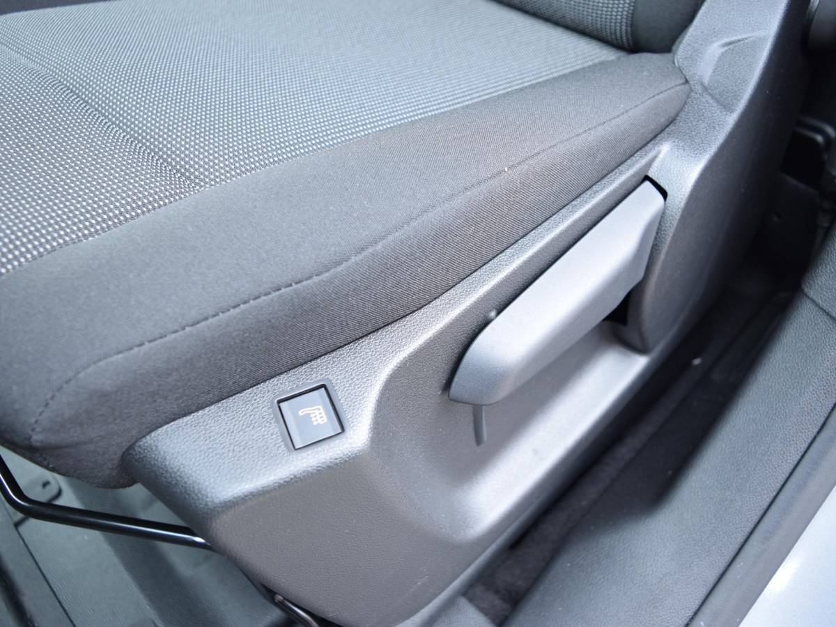 Peugeot e-Partner Peugeot e-Partner 136 L2 50 kWh | HOUTEN BETIMMERING |  2X SCHUIFDEUR | 16″ LMV | PACK WINTER | NAVI | CAMERA | CRUISE CONTROL