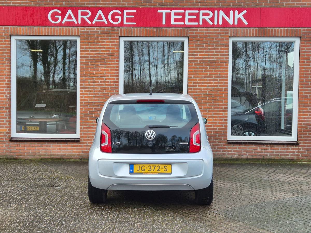 Volkswagen up! Volkswagen Up! 1.0 move up! BlueMotion 60PK 5drs airco, navi, elektr.ramen, radio/cd