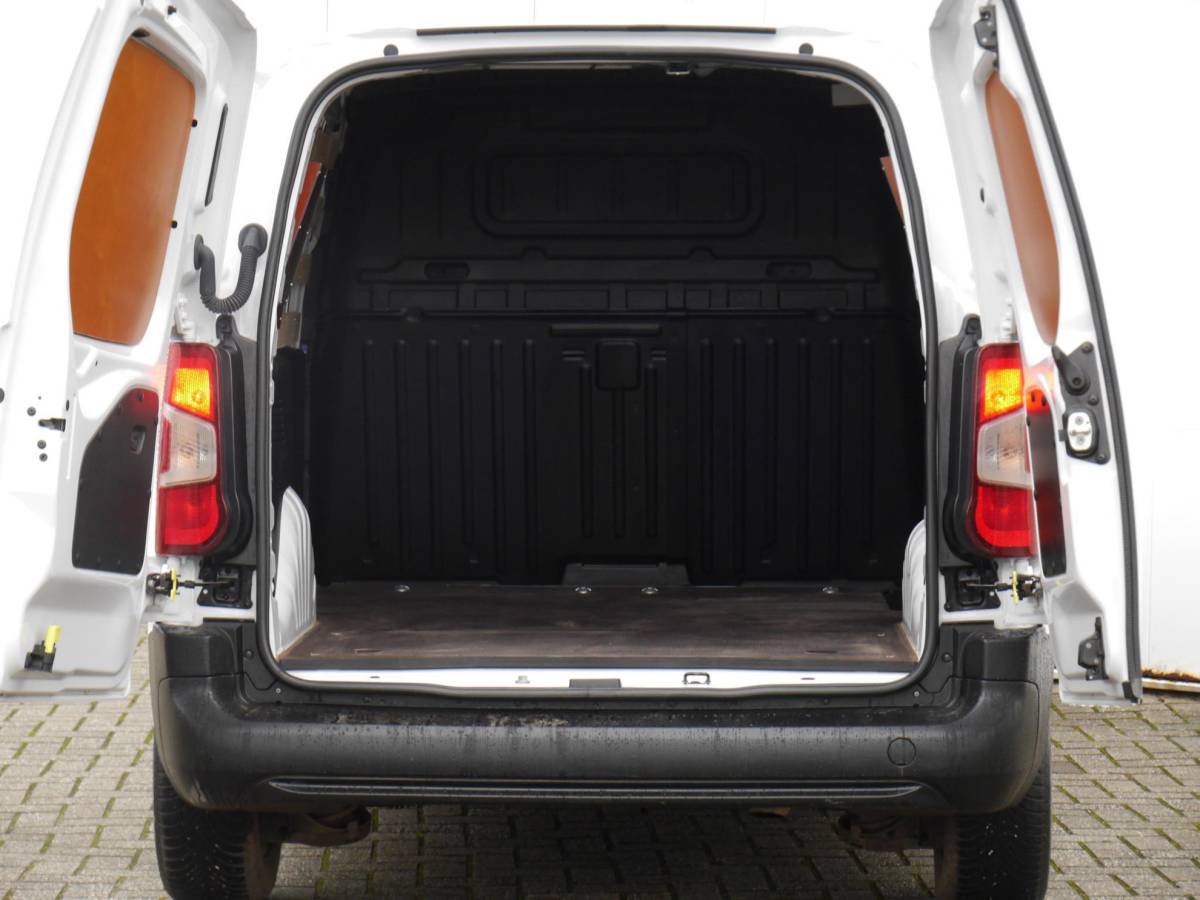 Opel Combo Opel Combo 1.5D 100pk L1H1 Edition | Airconditioning | Bluetooth | Cruise control | Laadruimte betimmering | Zijschuifdeur