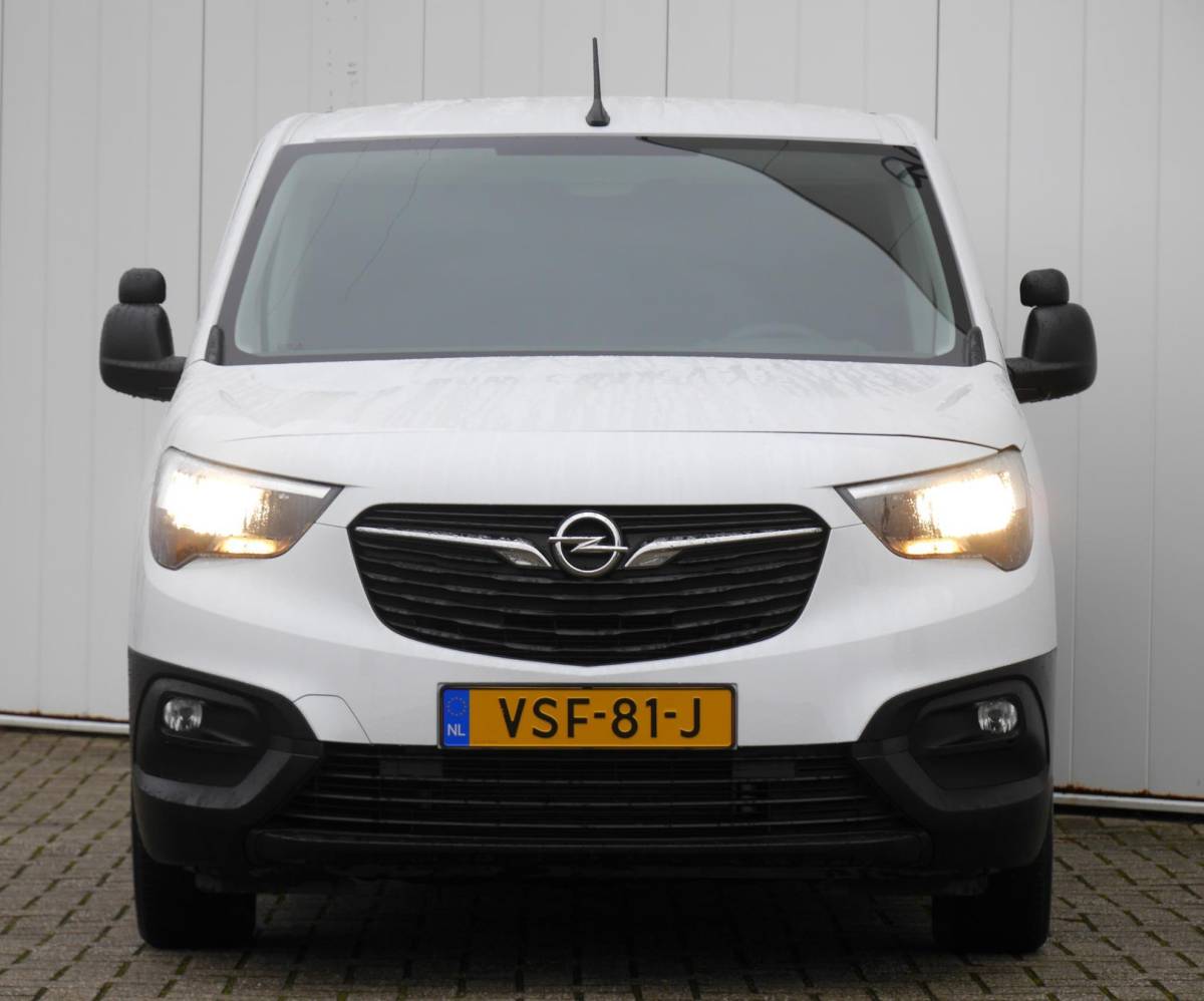 Opel Combo Opel Combo 1.5D 100pk L1H1 Edition | Airconditioning | Bluetooth | Cruise control | Laadruimte betimmering | Zijschuifdeur
