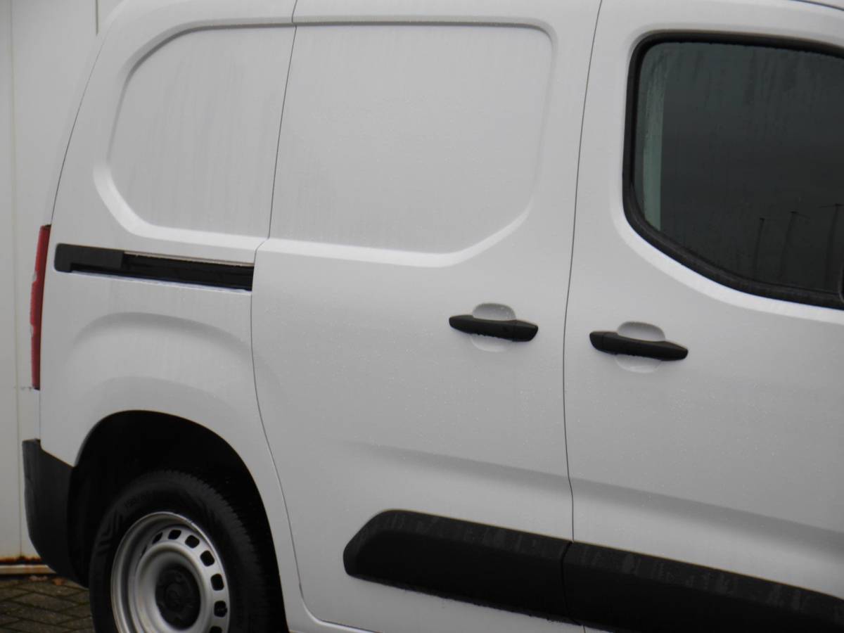 Opel Combo Opel Combo 1.5D 100pk L1H1 Edition | Airconditioning | Bluetooth | Cruise control | Laadruimte betimmering | Zijschuifdeur
