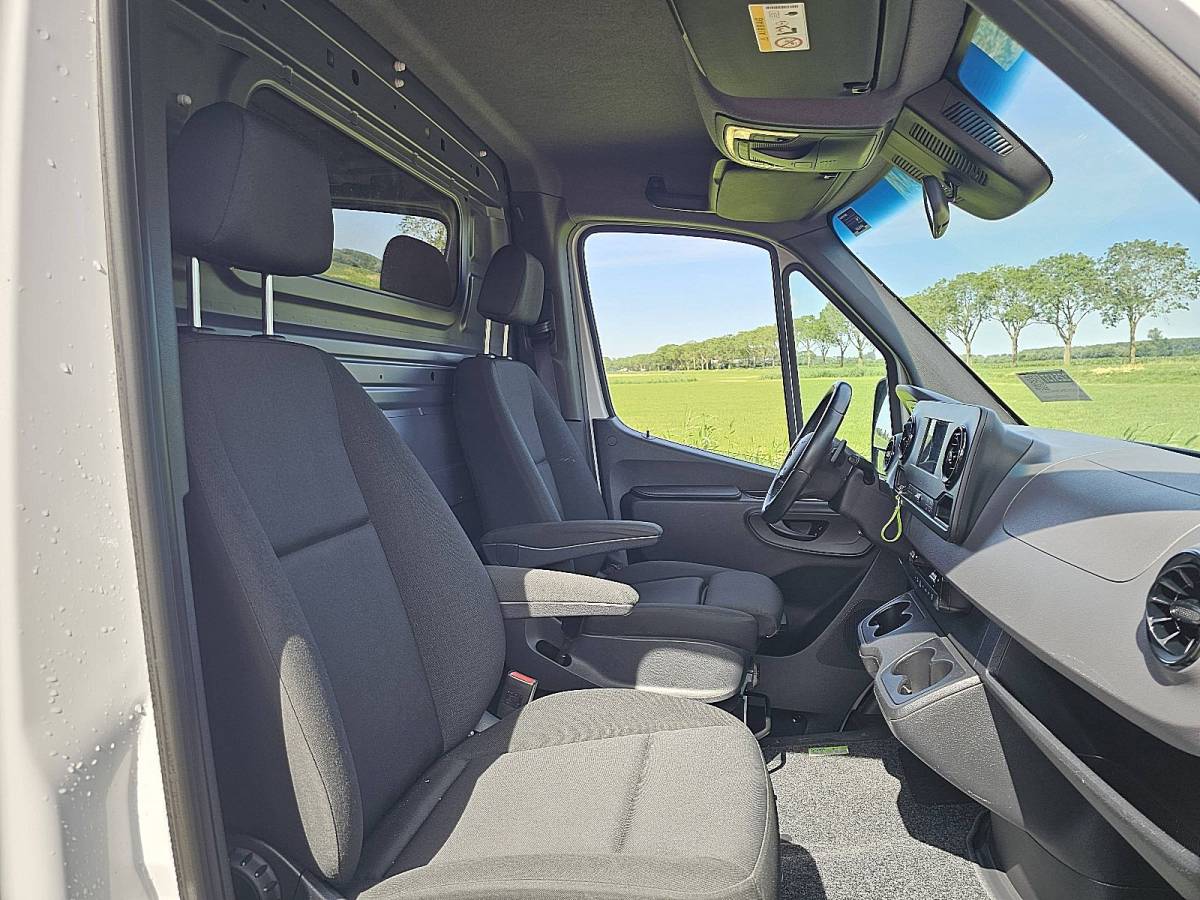 Mercedes-Benz Sprinter MERCEDES-BENZ SPRINTER 315 l1h1 mbux automaat
