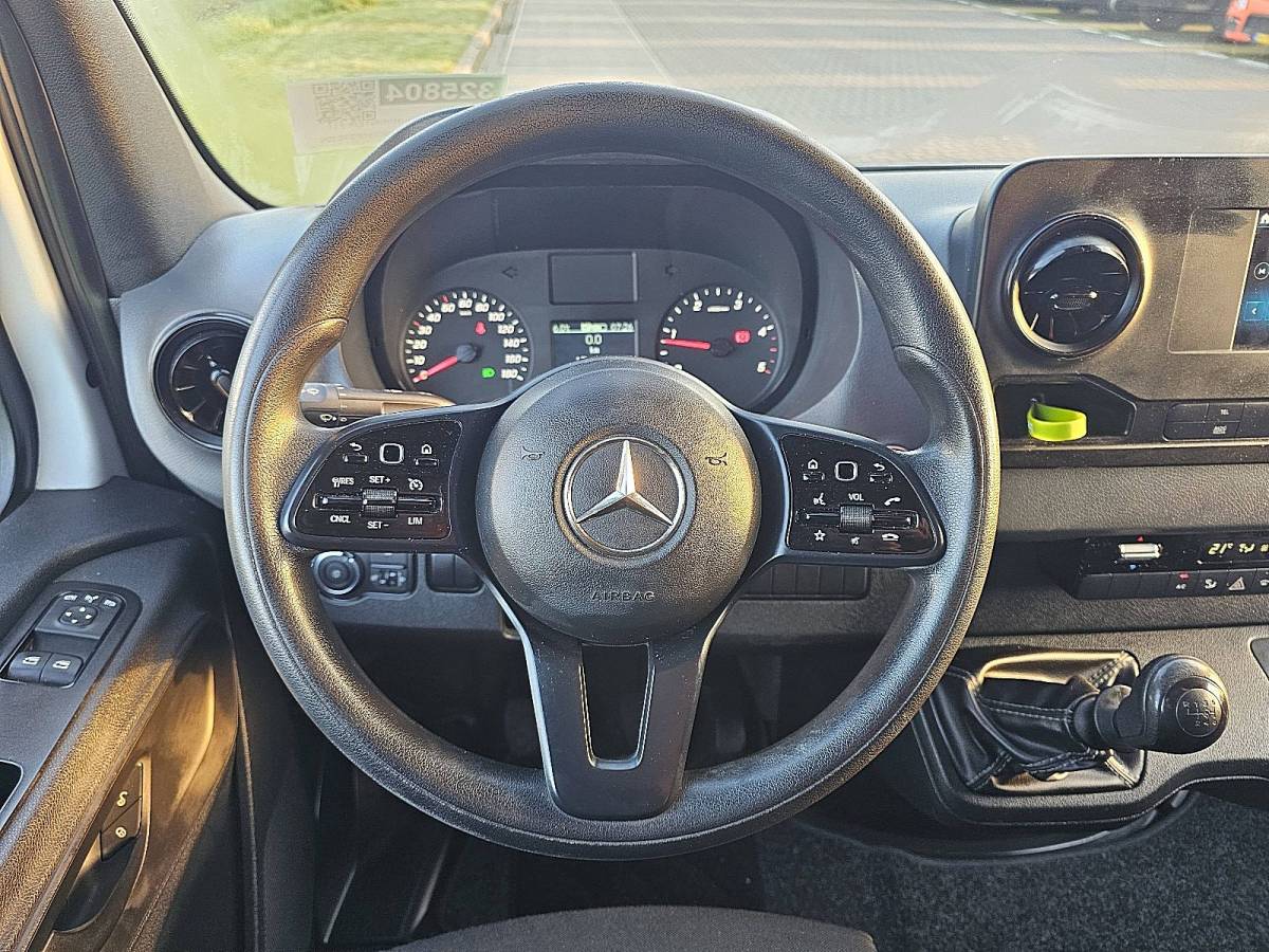 Mercedes-Benz Sprinter MERCEDES-BENZ SPRINTER 211 l2h1 euro6 mbux ac!
