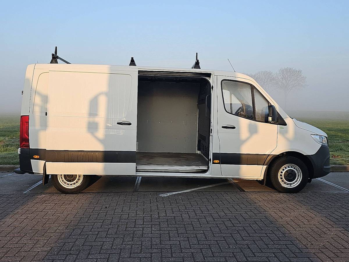 Mercedes-Benz Sprinter MERCEDES-BENZ SPRINTER 211 l2h1 euro6 mbux ac!