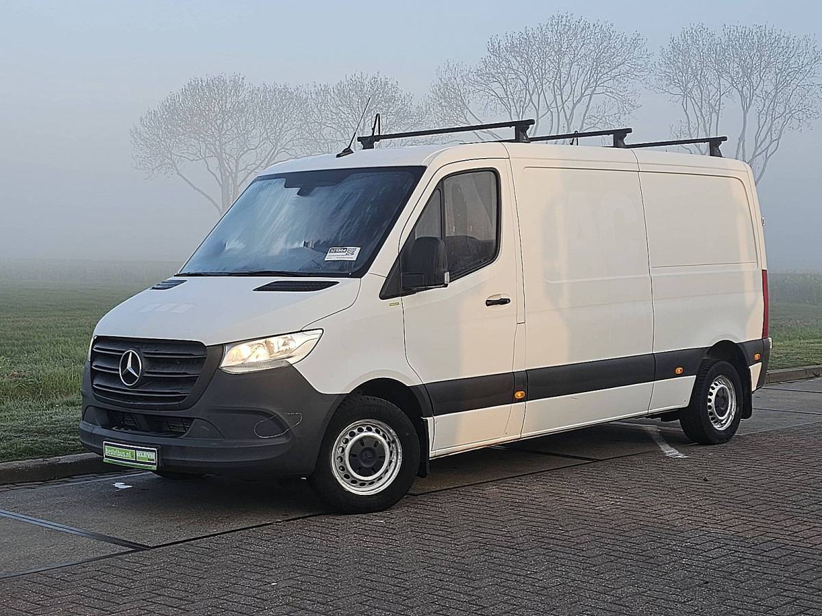 Mercedes-Benz Sprinter MERCEDES-BENZ SPRINTER 211 l2h1 euro6 mbux ac!