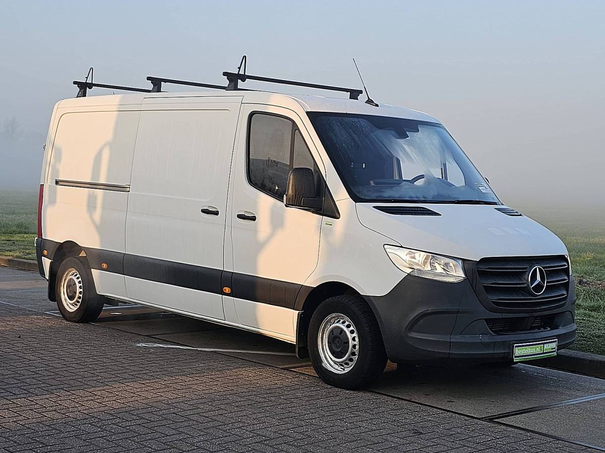Mercedes-Benz Sprinter MERCEDES-BENZ SPRINTER 211 l2h1 euro6 mbux ac!