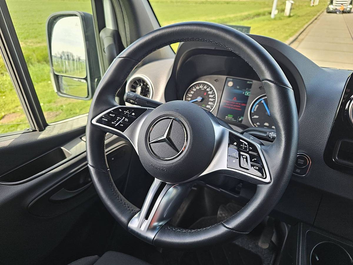 Mercedes-Benz eSprinter MERCEDES-BENZ ESPRINTER l3h2 320 300km wltp!