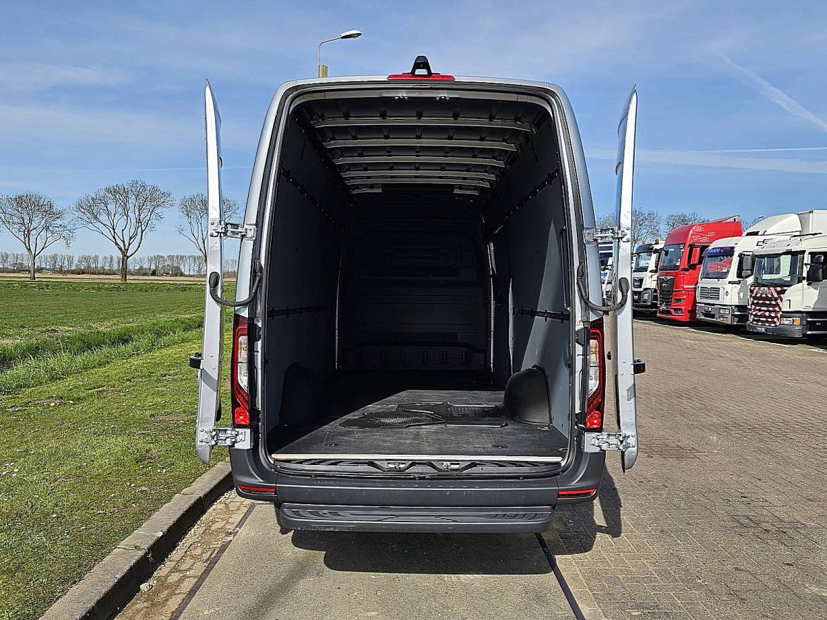 Mercedes-Benz eSprinter MERCEDES-BENZ ESPRINTER l3h2 320 300km wltp!