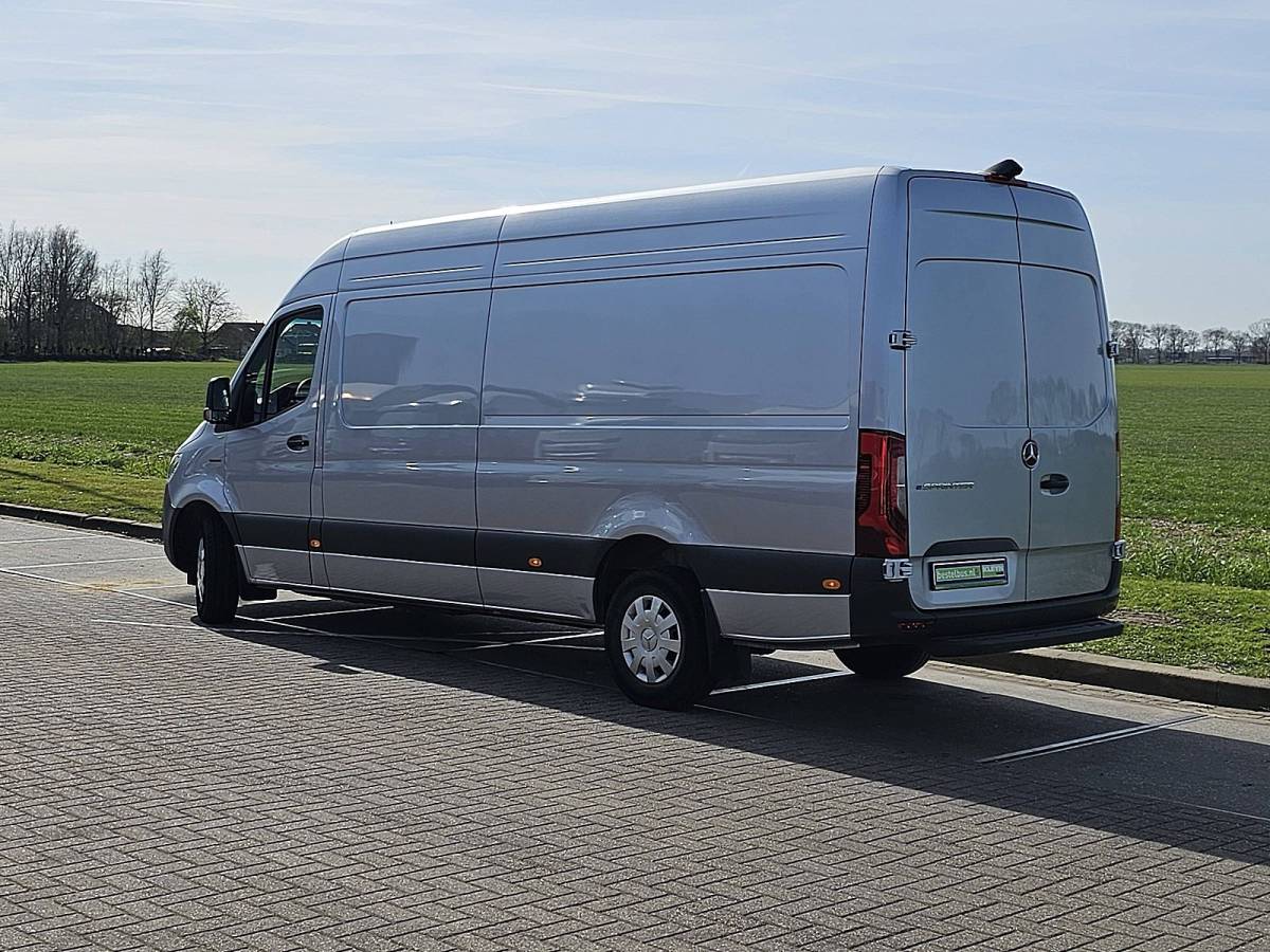 Mercedes-Benz eSprinter MERCEDES-BENZ ESPRINTER l3h2 320 300km wltp!