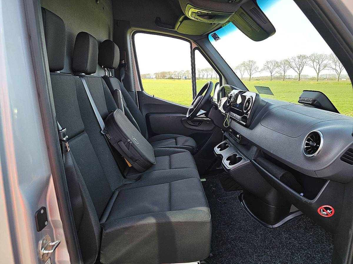 Mercedes-Benz eSprinter MERCEDES-BENZ ESPRINTER l3h2 320 300km wltp!
