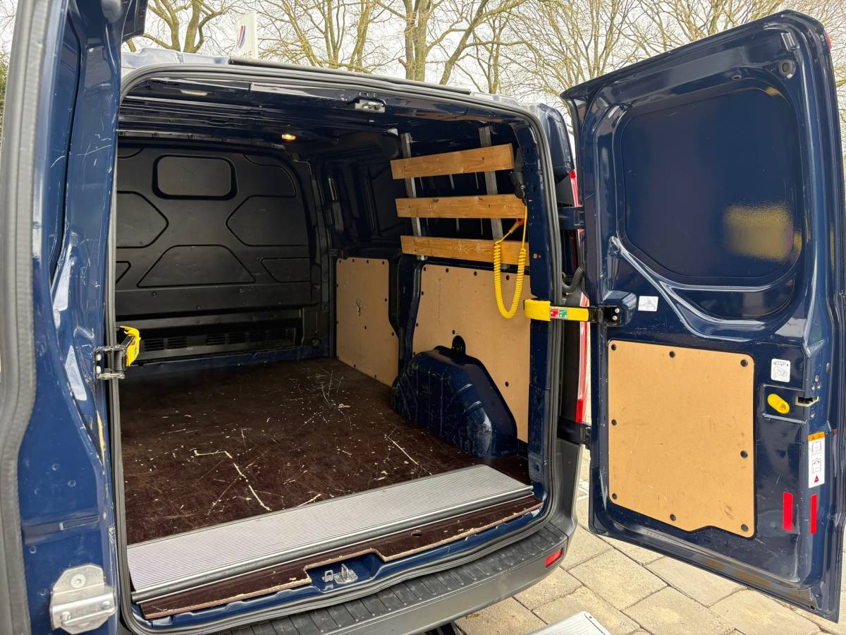 Ford Transit Custom Ford Transit Custom 290 2.2 TDCI L1H1 Trend|laadklep Dhollandia|NAP|airco|cruise|navi|stoelverwarming|bluetooth