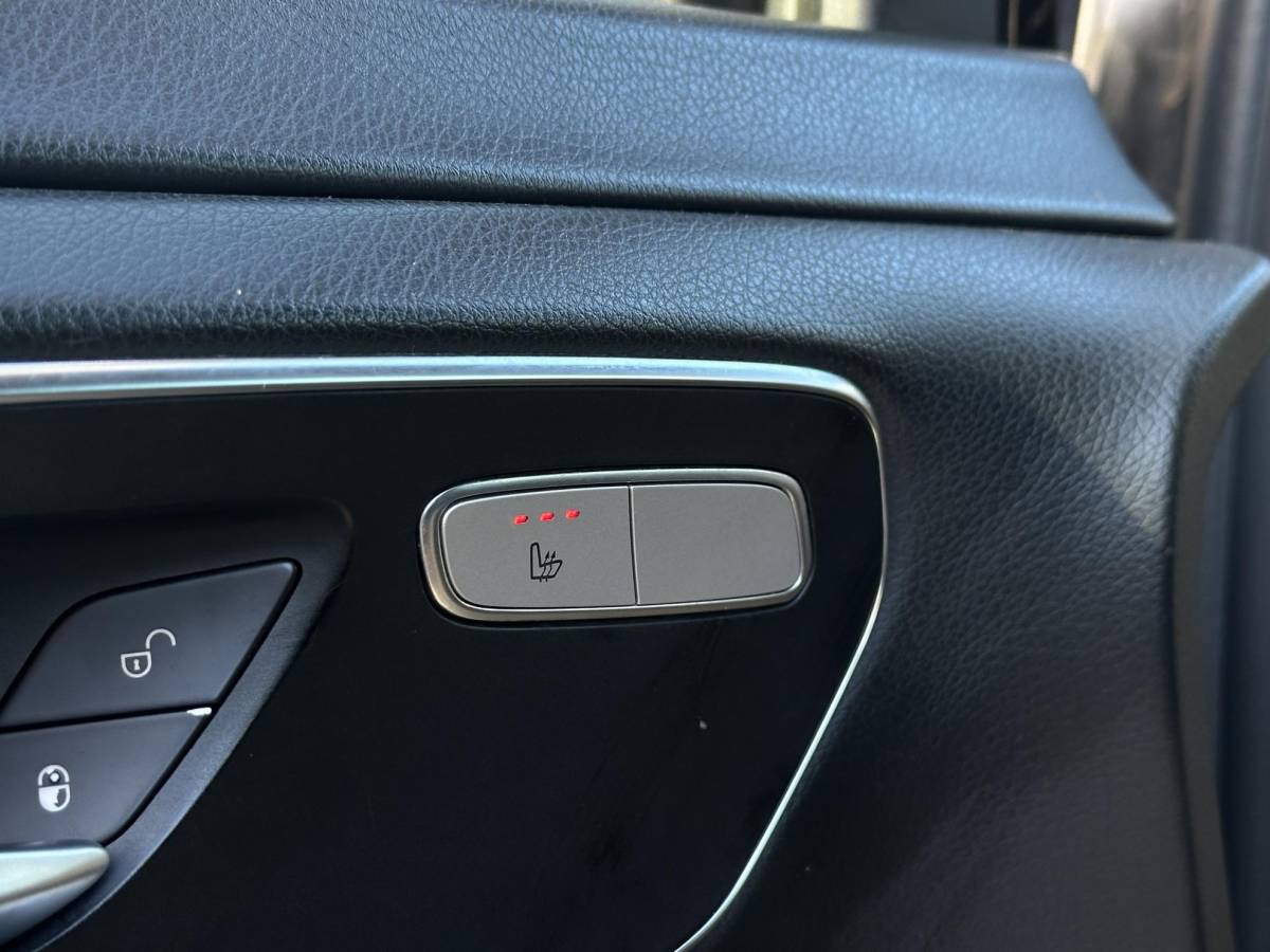 Mercedes-Benz V-Klasse Mercedes-Benz V-klasse 220d Lang DC Edition Navi Leer 5 persoons trekhaak