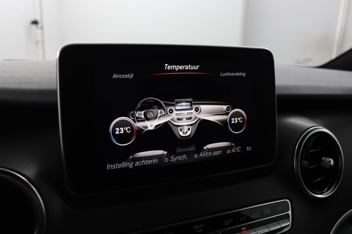 Mercedes-Benz V-Klasse Mercedes-Benz V-klasse 250d Lang DC Avantgarde | NAP | Rolstoelbus | 5+1 zitplaatsen | Luxe | Leder | ACC | 360° camera | Elekt. schuifdeuren | Burmester