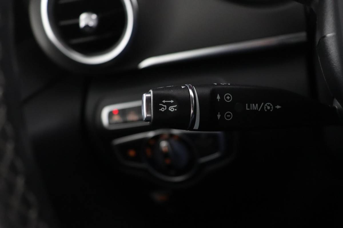 Mercedes-Benz V-Klasse Mercedes-Benz V-klasse 250d Lang DC Avantgarde | NAP | Rolstoelbus | 5+1 zitplaatsen | Luxe | Leder | ACC | 360° camera | Elekt. schuifdeuren | Burmester