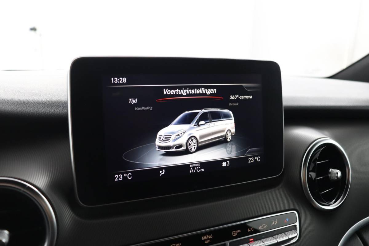 Mercedes-Benz V-Klasse Mercedes-Benz V-klasse 250d Lang DC Avantgarde | NAP | Rolstoelbus | 5+1 zitplaatsen | Luxe | Leder | ACC | 360° camera | Elekt. schuifdeuren | Burmester