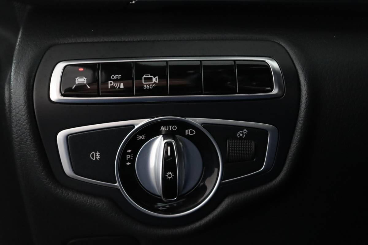 Mercedes-Benz V-Klasse Mercedes-Benz V-klasse 250d Lang DC Avantgarde | NAP | Rolstoelbus | 5+1 zitplaatsen | Luxe | Leder | ACC | 360° camera | Elekt. schuifdeuren | Burmester