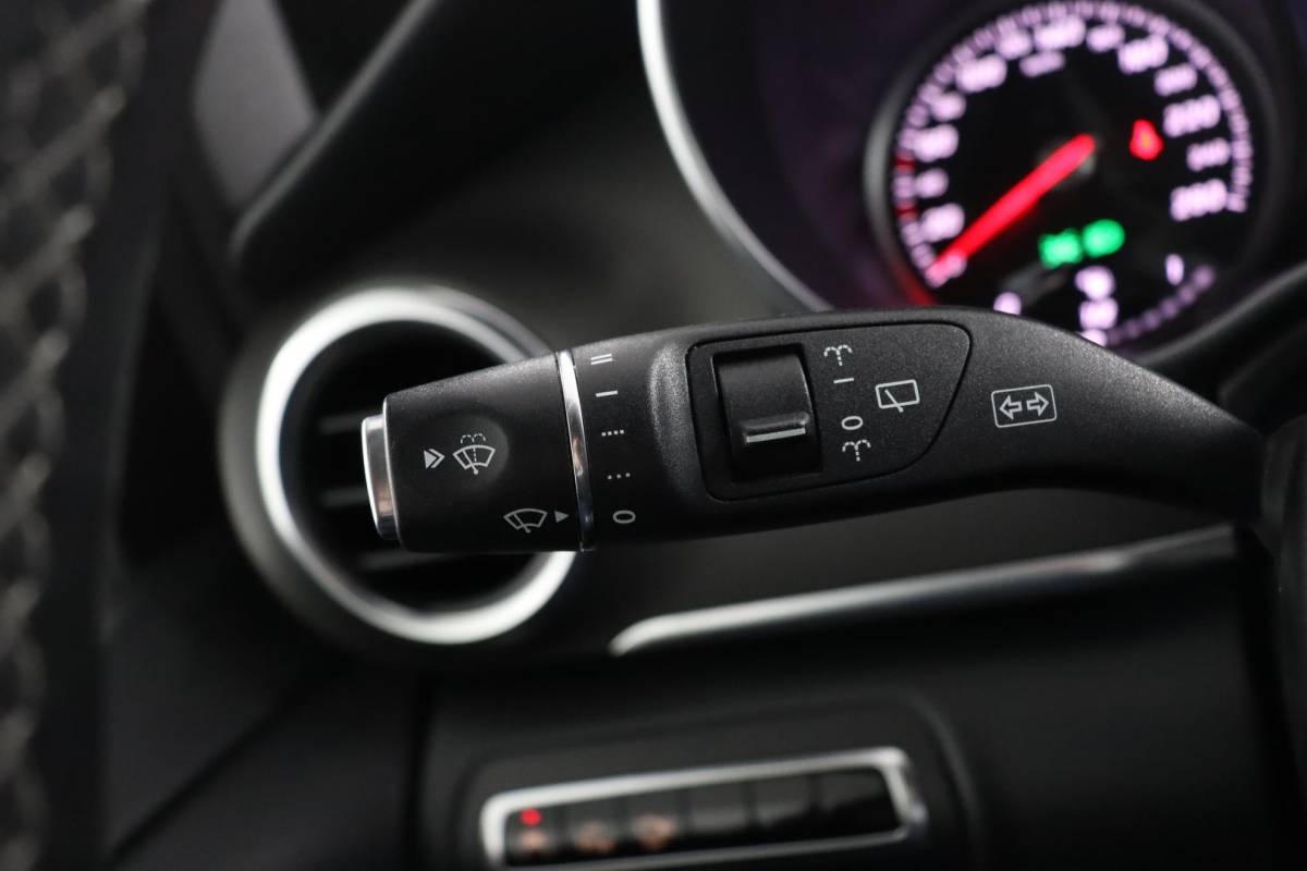 Mercedes-Benz V-Klasse Mercedes-Benz V-klasse 250d Lang DC Avantgarde | NAP | Rolstoelbus | 5+1 zitplaatsen | Luxe | Leder | ACC | 360° camera | Elekt. schuifdeuren | Burmester