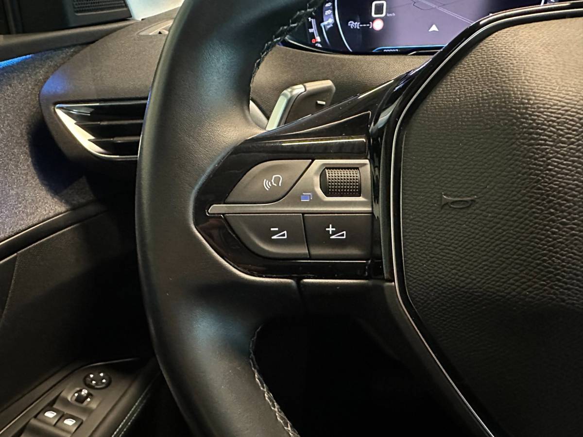 Peugeot 3008 Peugeot 3008 1.2 PureTech AUTOMAAT BLUE LEASE PREMIUM|NAVIGATIE|CLIMA AIRCO|APPLE CARPLAY+ANDROID|ADAPTIVE CRUISECONTROL|STOEL.VER