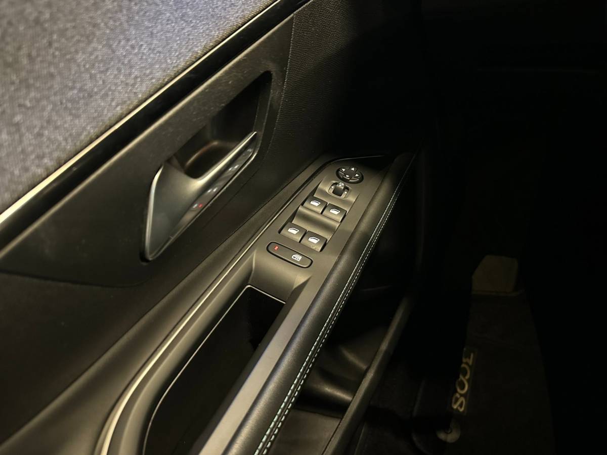 Peugeot 3008 Peugeot 3008 1.2 PureTech AUTOMAAT BLUE LEASE PREMIUM|NAVIGATIE|CLIMA AIRCO|APPLE CARPLAY+ANDROID|ADAPTIVE CRUISECONTROL|STOEL.VER