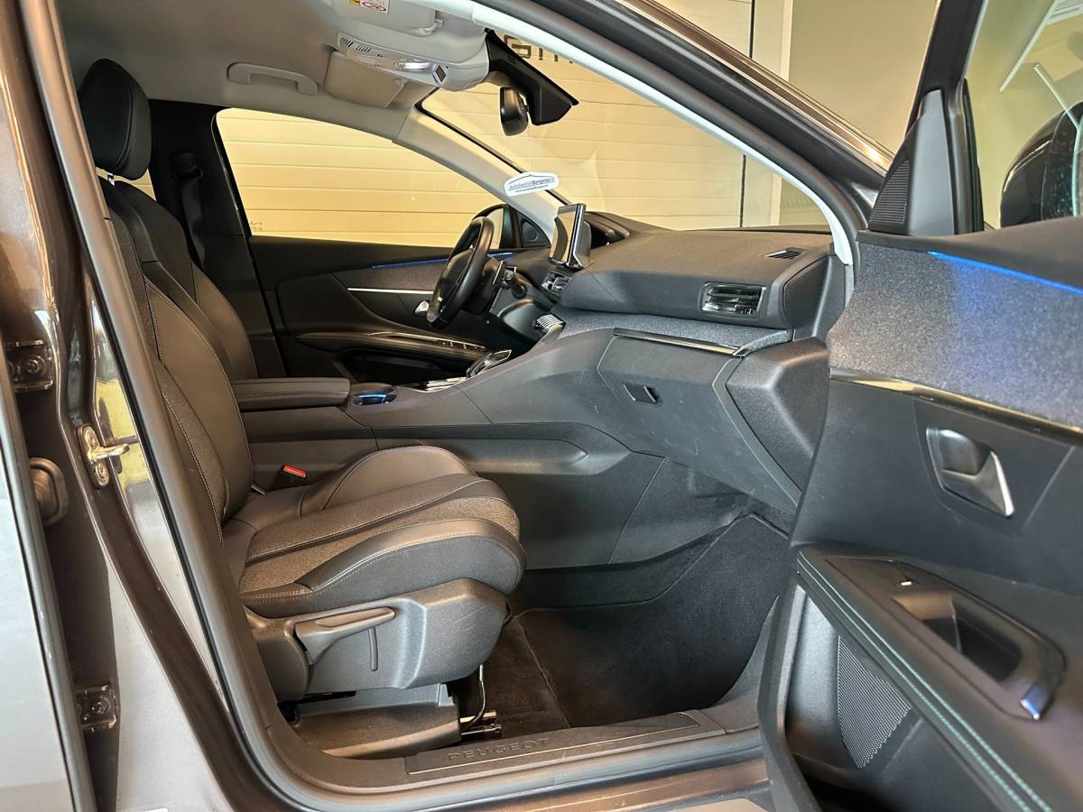Peugeot 3008 Peugeot 3008 1.2 PureTech AUTOMAAT BLUE LEASE PREMIUM|NAVIGATIE|CLIMA AIRCO|APPLE CARPLAY+ANDROID|ADAPTIVE CRUISECONTROL|STOEL.VER