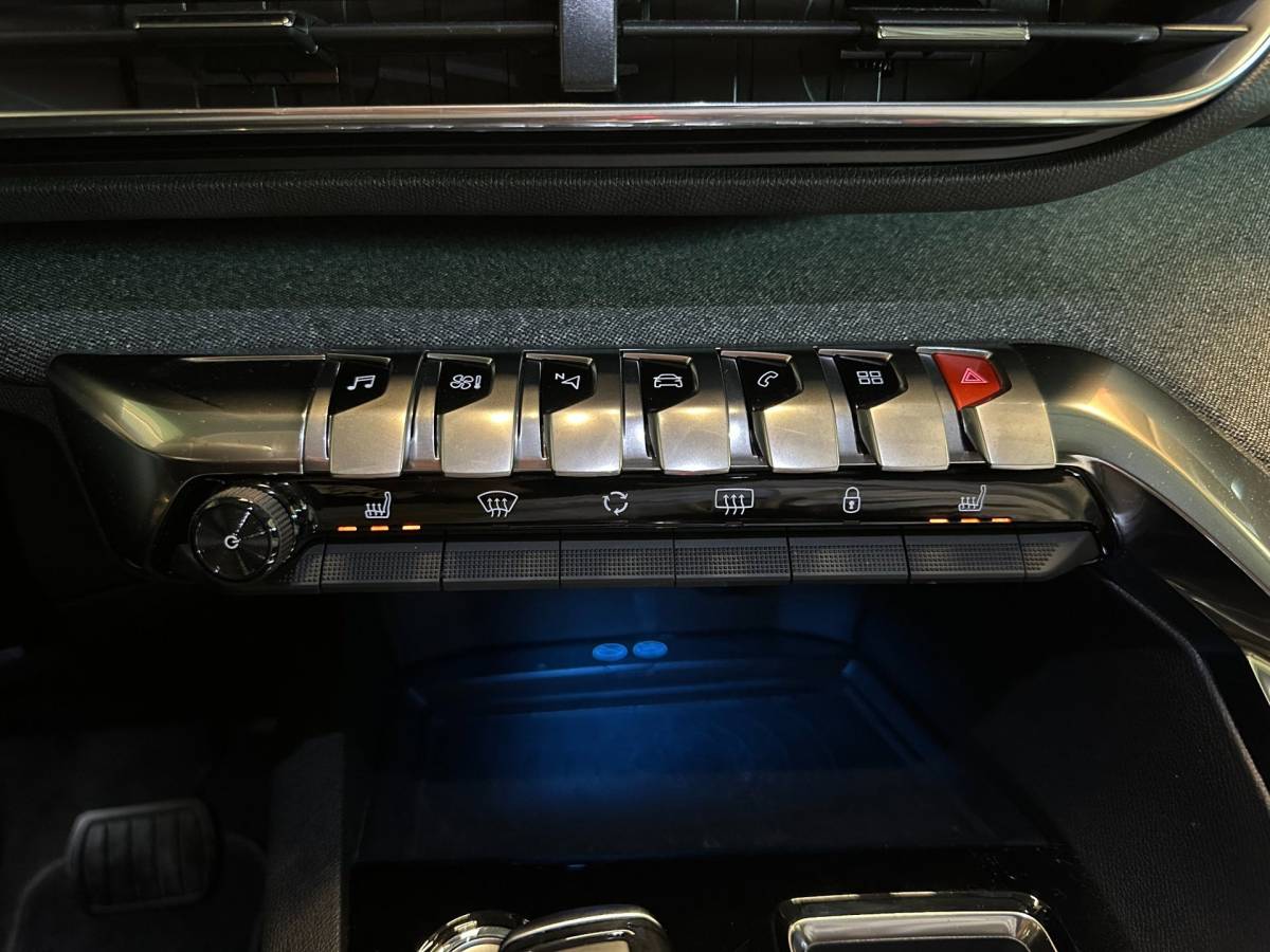 Peugeot 3008 Peugeot 3008 1.2 PureTech AUTOMAAT BLUE LEASE PREMIUM|NAVIGATIE|CLIMA AIRCO|APPLE CARPLAY+ANDROID|ADAPTIVE CRUISECONTROL|STOEL.VER