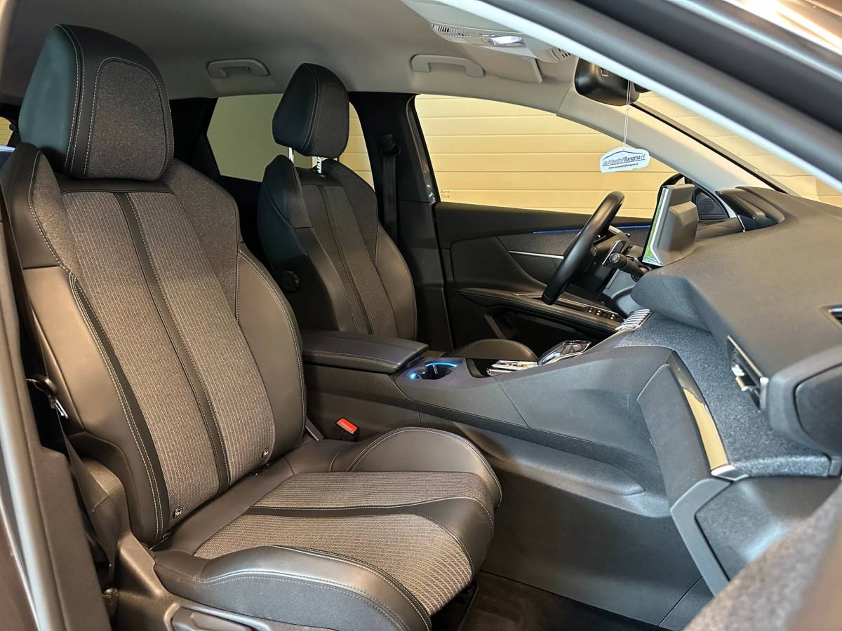 Peugeot 3008 Peugeot 3008 1.2 PureTech AUTOMAAT BLUE LEASE PREMIUM|NAVIGATIE|CLIMA AIRCO|APPLE CARPLAY+ANDROID|ADAPTIVE CRUISECONTROL|STOEL.VER