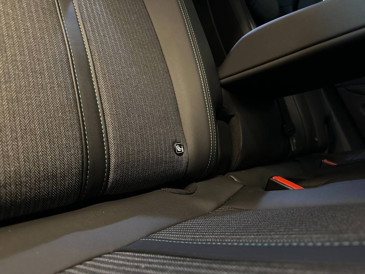Peugeot 3008 Peugeot 3008 1.2 PureTech AUTOMAAT BLUE LEASE PREMIUM|NAVIGATIE|CLIMA AIRCO|APPLE CARPLAY+ANDROID|ADAPTIVE CRUISECONTROL|STOEL.VER