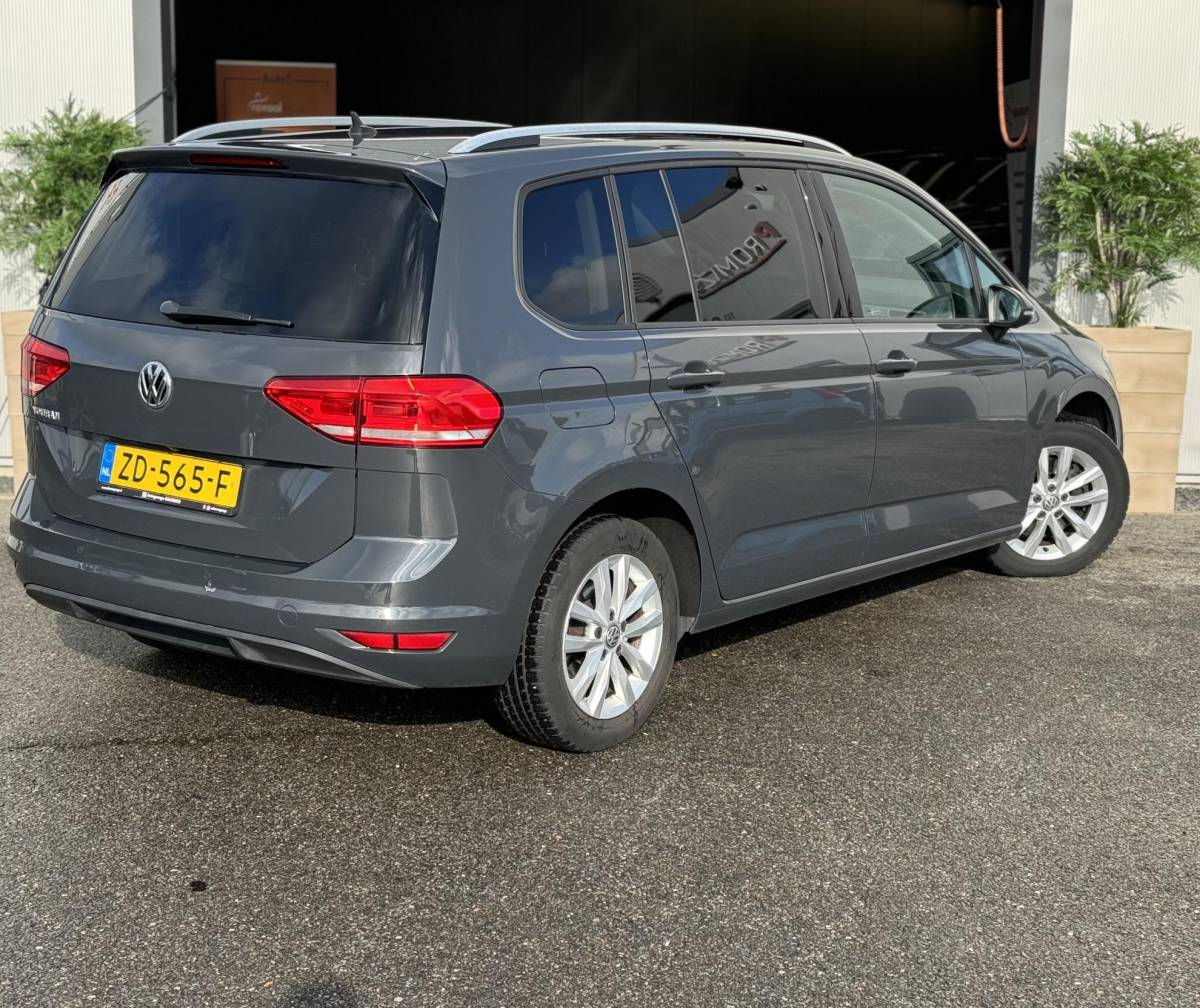 Volkswagen Touran Volkswagen Touran 1.5 TSI Comfortline Business 7p / NAP / CAMERA / NAVI / GARANTIE