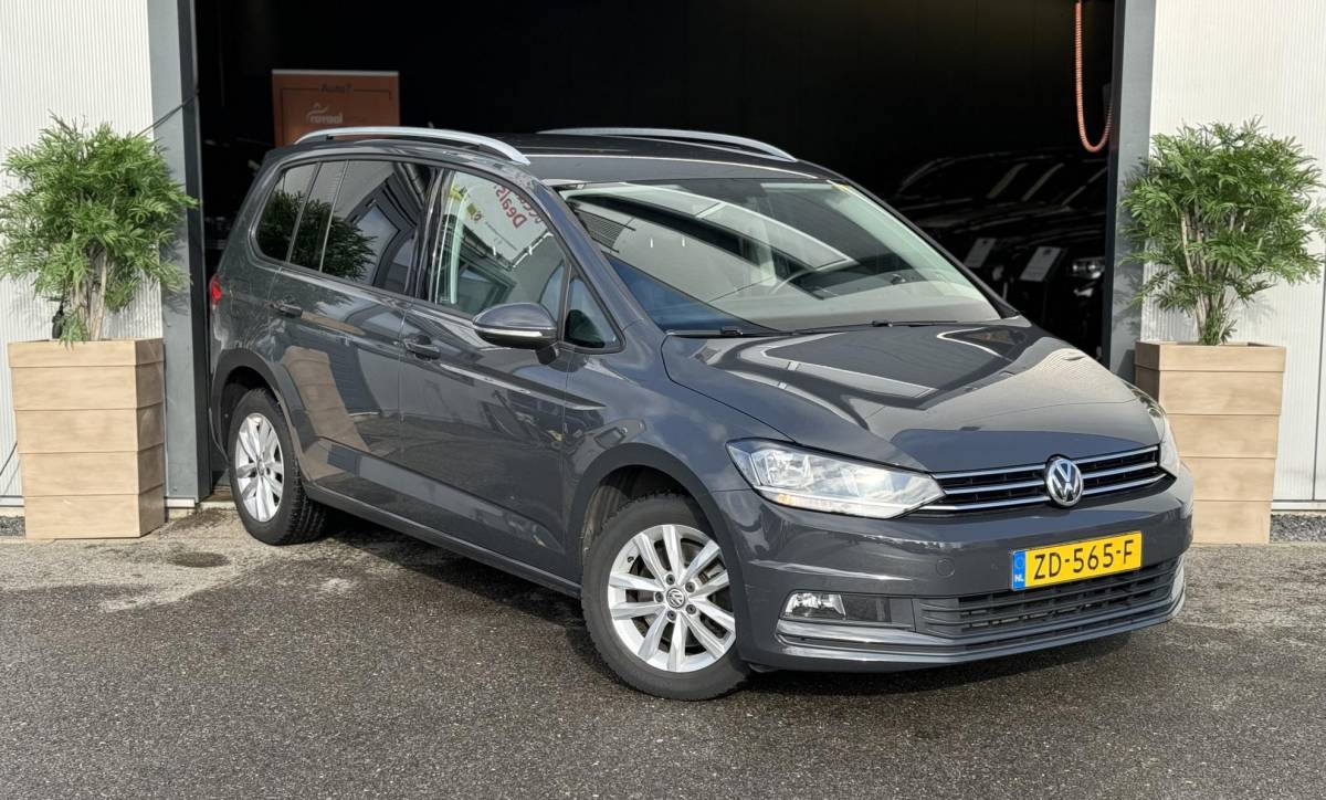 Volkswagen Touran Volkswagen Touran 1.5 TSI Comfortline Business 7p / NAP / CAMERA / NAVI / GARANTIE