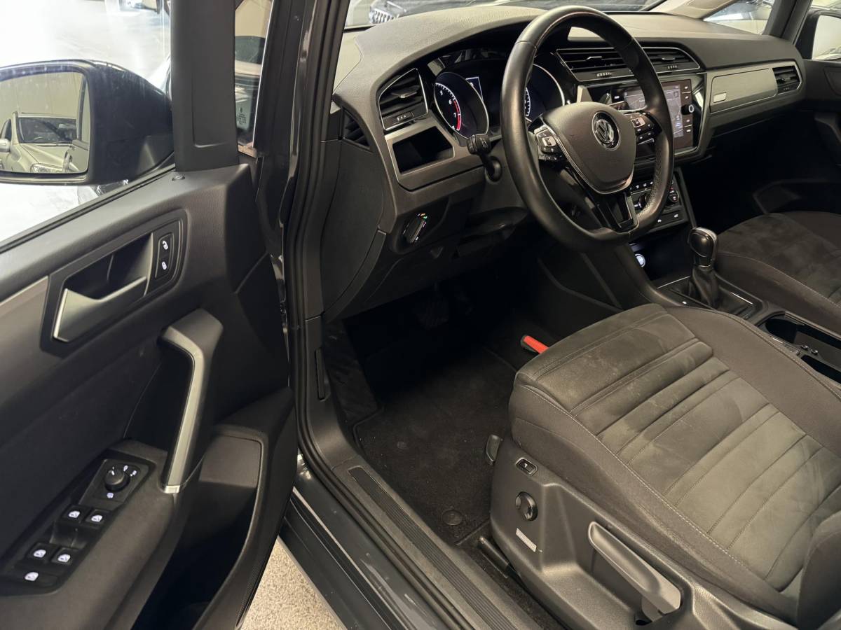 Volkswagen Touran Volkswagen Touran 1.5 TSI Comfortline Business 7p / NAP / CAMERA / NAVI / GARANTIE